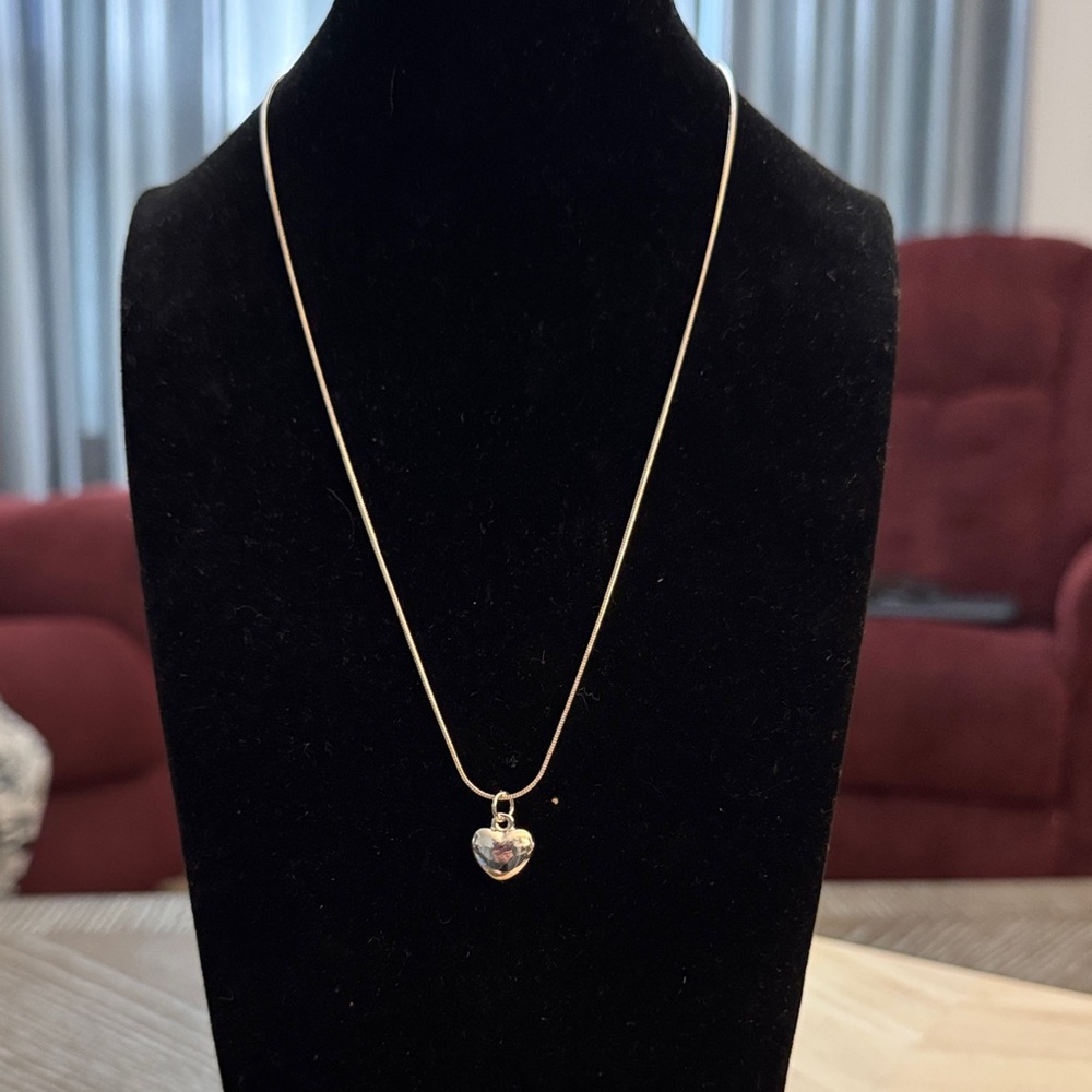 Elegant Silver Heart Pendant Necklace .925 Sterling Silver